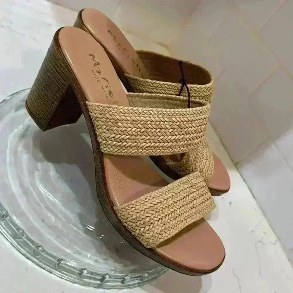 Mariela Italian Tan Sandals with Heels NEW - Picture 4 of 10